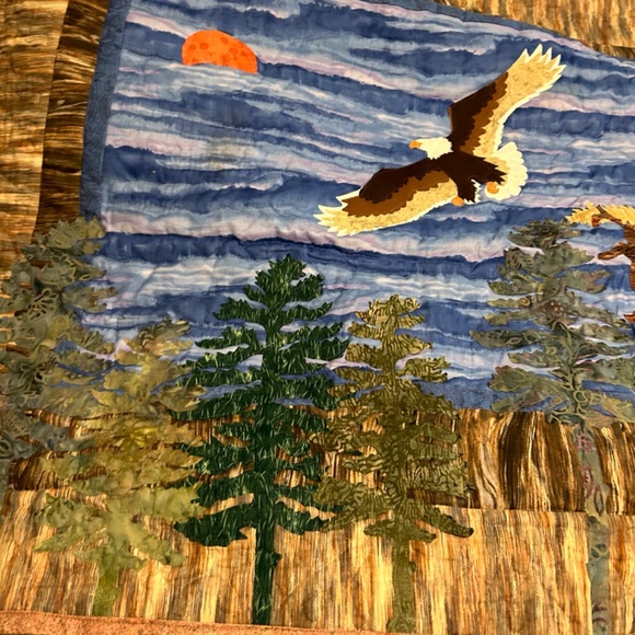 Eagle in Flight Quilted Wall Hanging - Picture 7 of 8